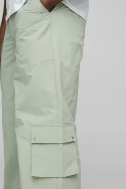 Pantalons cargo en nylon froissé à taille fixe et coupe ample