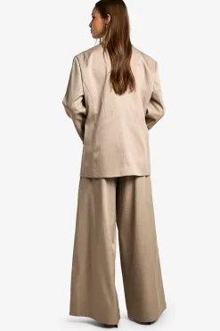 Pantalon sur mesure à jambes extrêmement larges