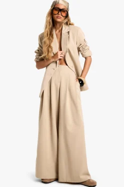 boohoo Pantalon sur mesure plissé taille basse à jambes larges<Femme Pantalons|Tailleurs