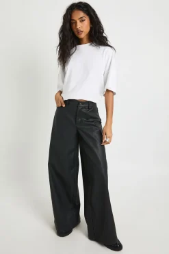 Pantalon synthétique à taille cintrée et jambes larges