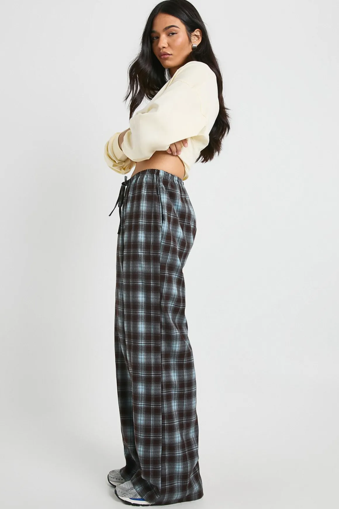 Pantalon à taille avec cordon de serrage et jambes larges