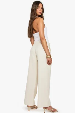 Pantalon taille basse ceinturé à jambe droite