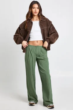 Pantalon taille basse froissé à jambes larges