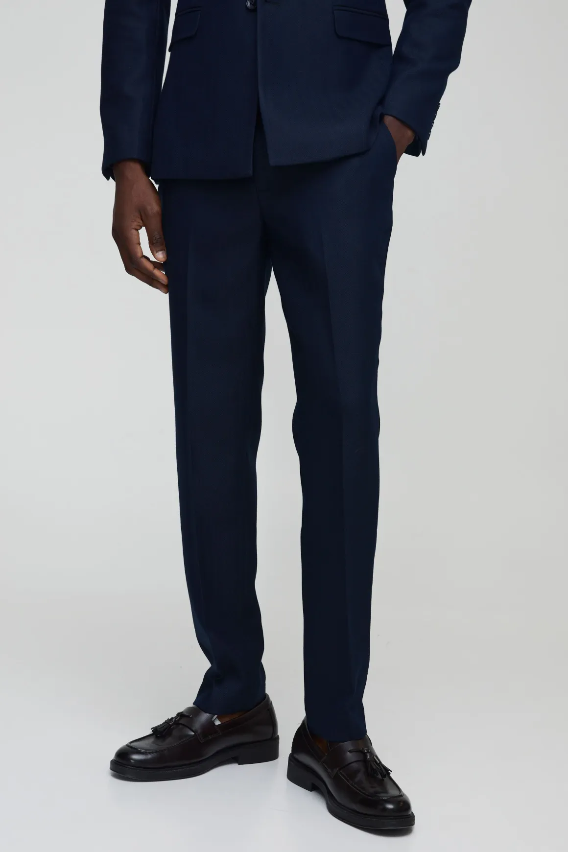 Pantalon tailleur à chevrons, coupe slim