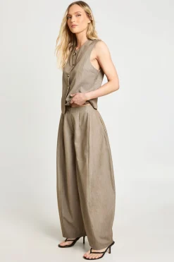 Pantalon Tailleur À Jambes Tonneau Et Plis