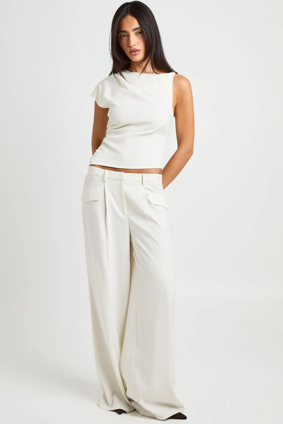 Pantalon Tailleur Large À Rabats De Poche
