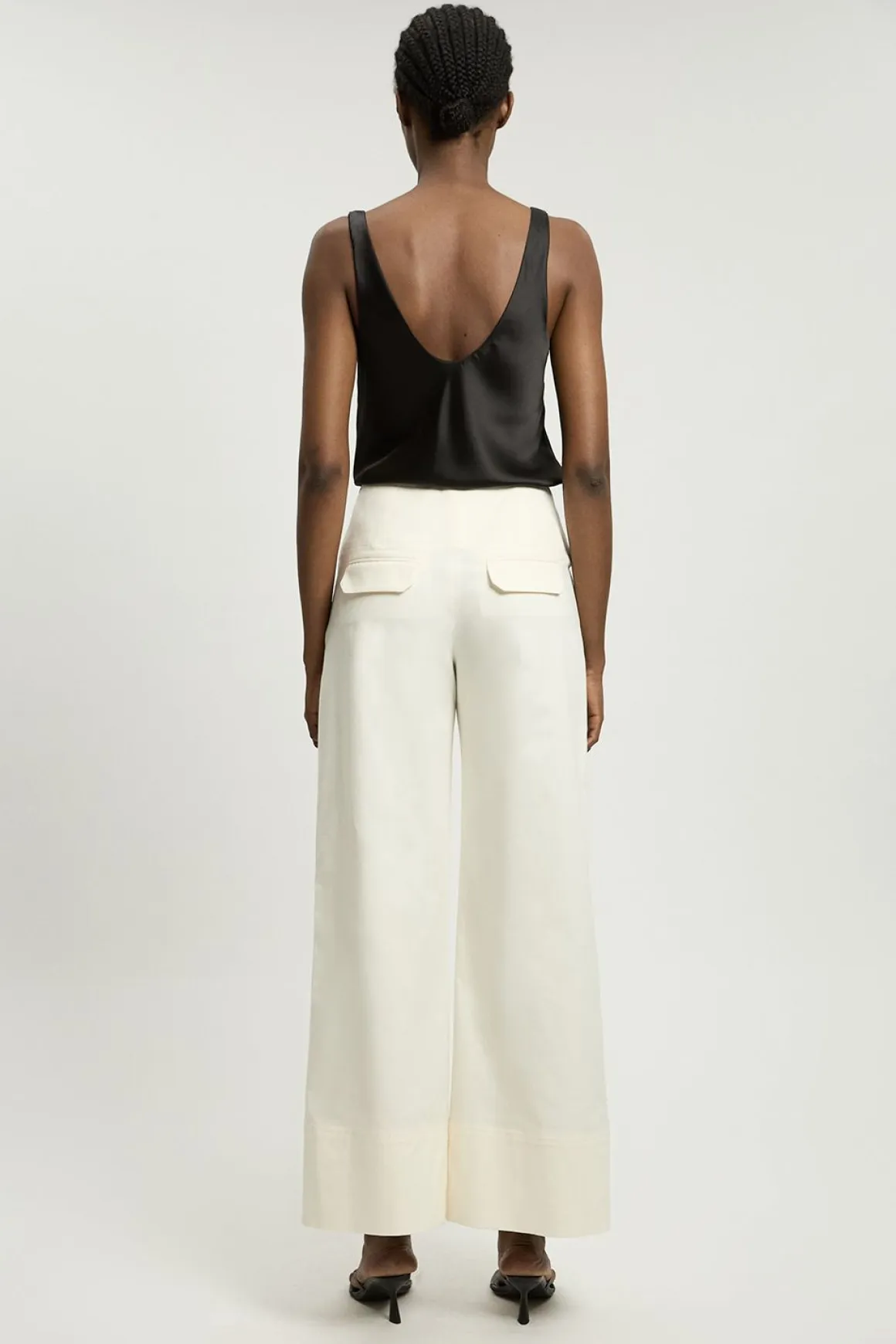 Pantalon Tailleur Petite En Coton À Détails De Boutons