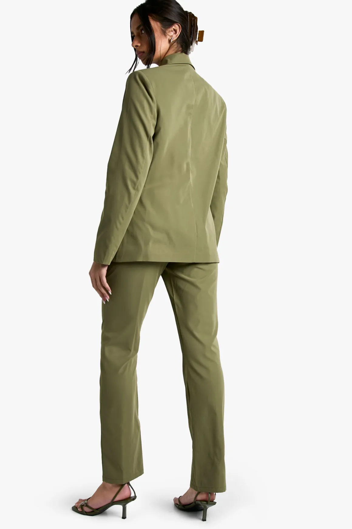 Pantalon tailleur slim à jambe droite