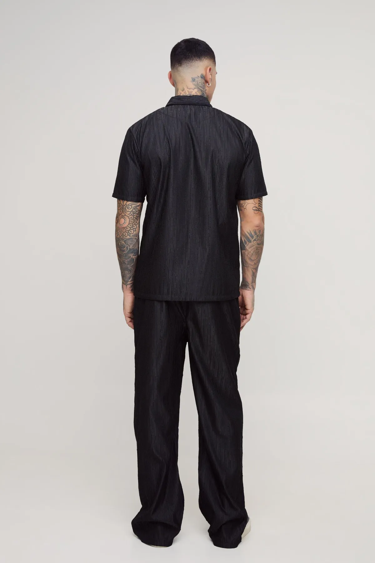 boohooMAN Pantalon à texture côtelée tissée, ourlet fendu, coupe décontractée<Homme Pantalons Tall|Tout Afficher