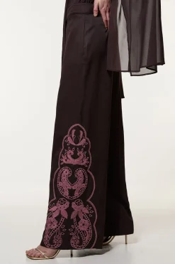 Pantalon tissé en sergé ajouré et perlés à jambe large