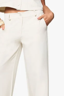 Pantalon tissé à ourlet retroussé et jambes larges