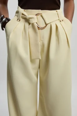 Pantalon Tissé À Revers Avec Détails Utilitaires Et Ceinture