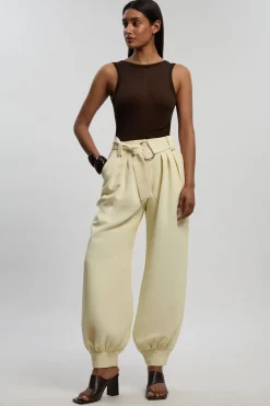 Pantalon Tissé À Revers Avec Détails Utilitaires Et Ceinture