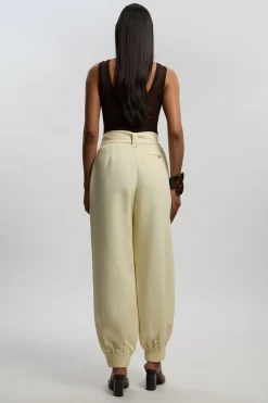 Pantalon Tissé À Revers Avec Détails Utilitaires Et Ceinture