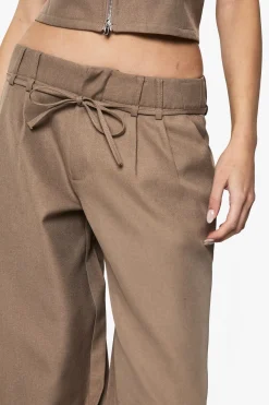 Pantalon tissé sur mesure à ceinture et jambes larges