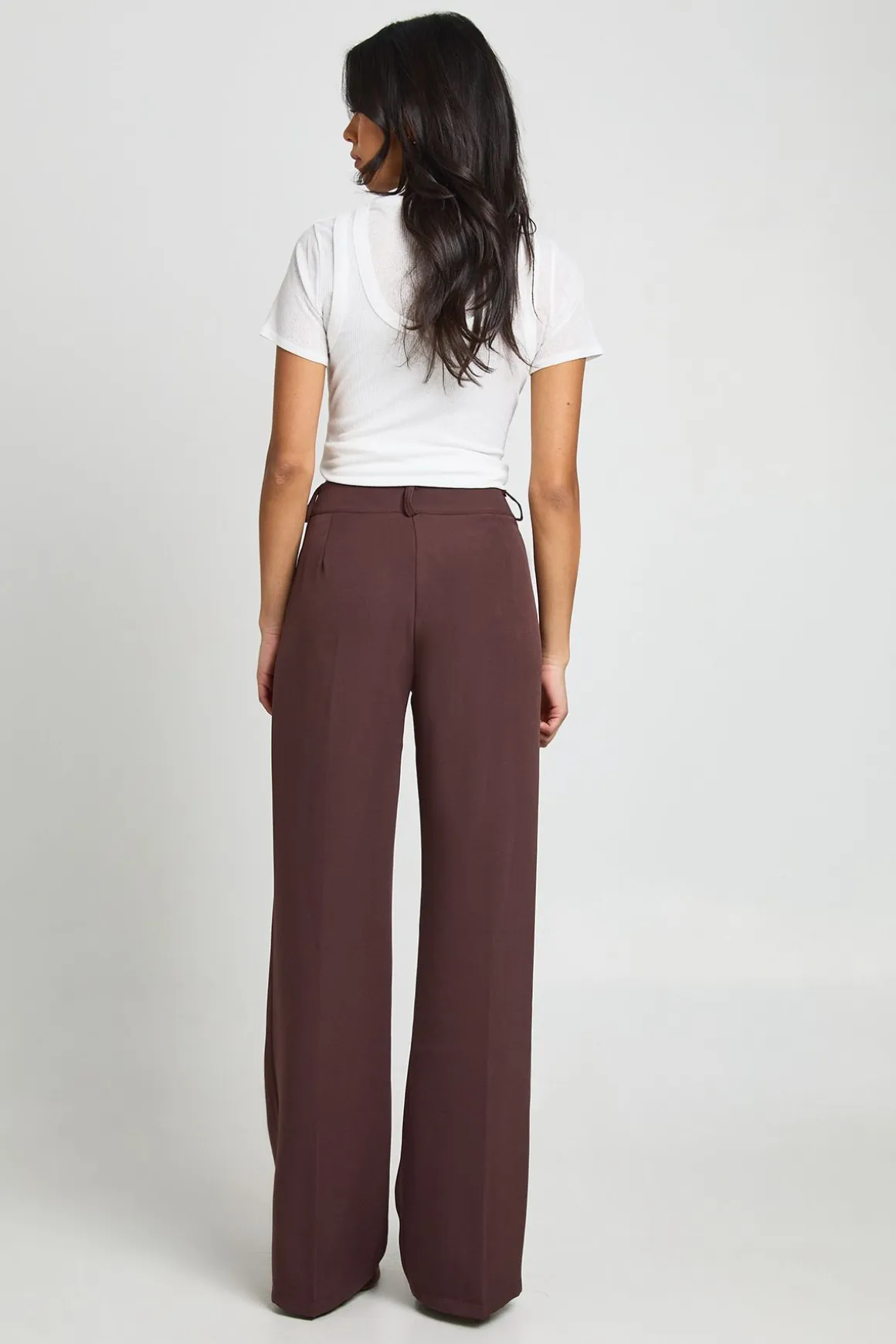 Pantalon tissé sur mesure, coupe slim et jambe droite