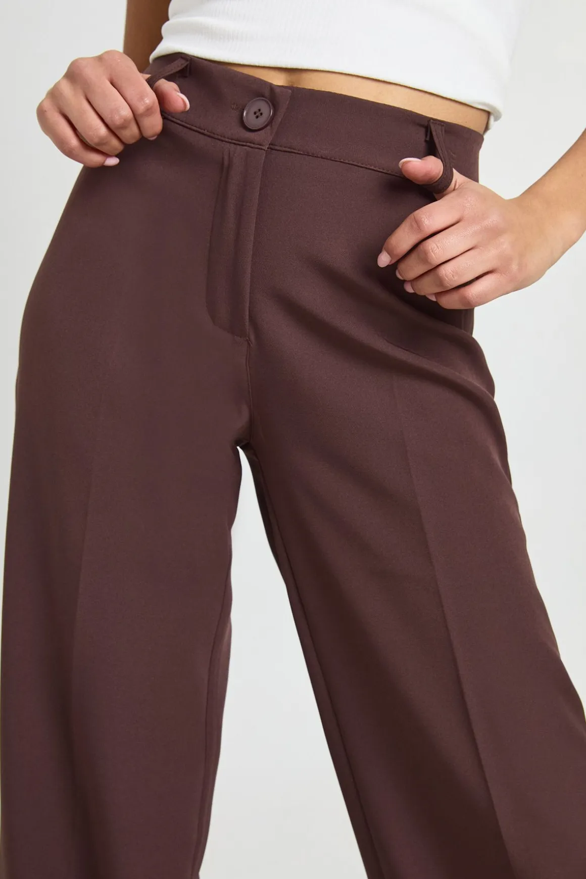Pantalon tissé sur mesure, coupe slim et jambe droite