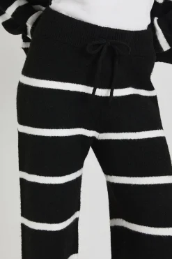 Pantalon tricoté rayé à jambe large