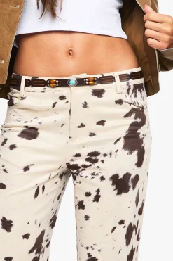 boohoo Pantalon évasé en faux suède à imprimé vache<Femme Pantalons