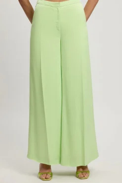 Pantalon Évasé Kick Flare Satiné Ajusté Petite
