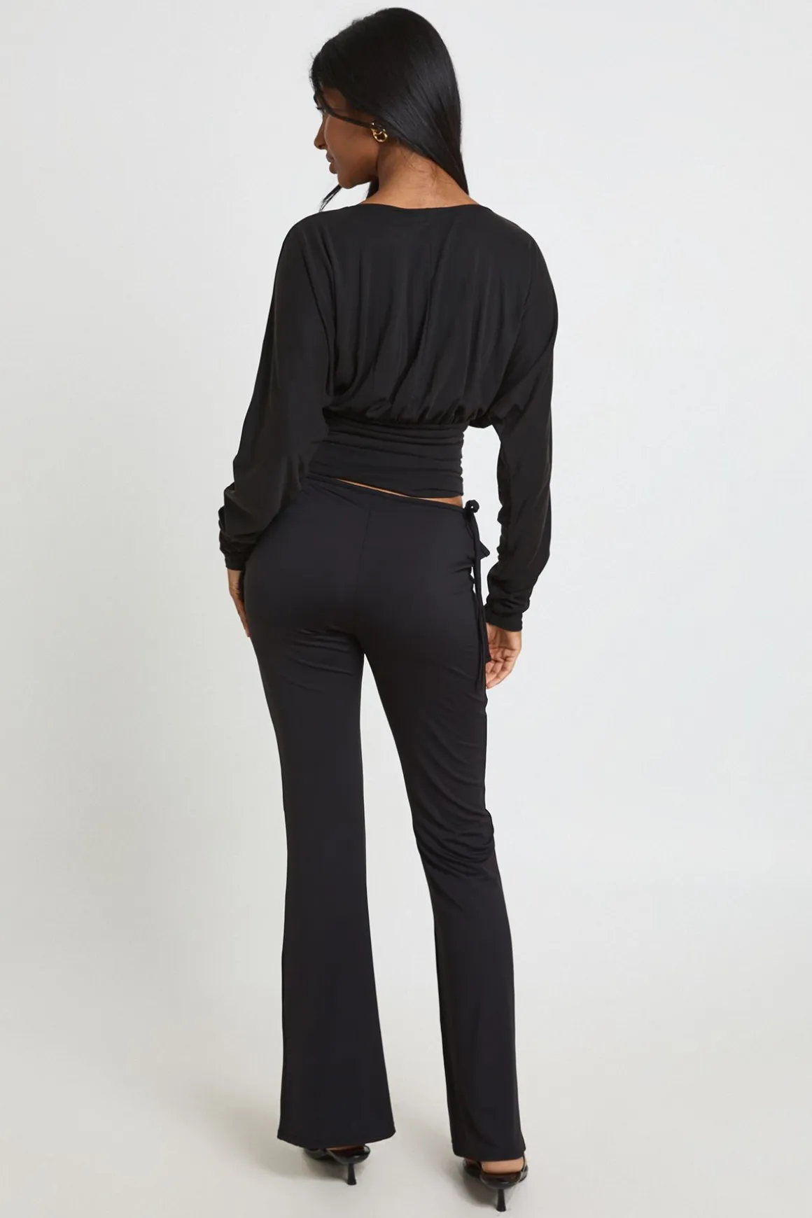 Pantalon Évasé Mat En Slinky Avec Découpes Et Liens Latéraux