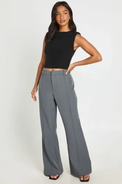 boohoo Pantalon Évasé Tailleur Petite Basics<Femme Pantalons