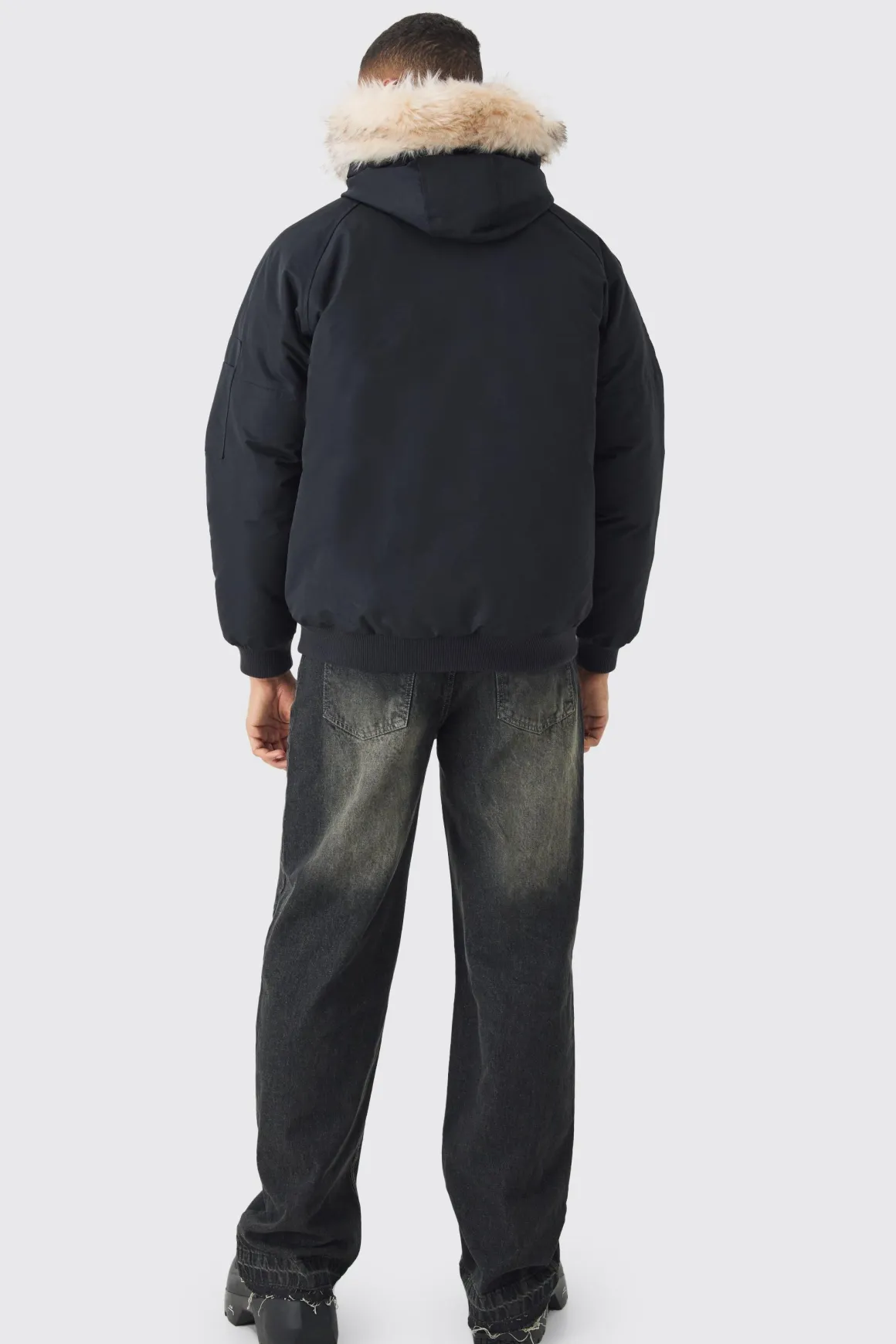 Parka à capuche avec garniture amovible en synthétique noire