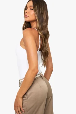 Peached Sculpt Body sculpté sans manches à fines bretelles avec rembourrage amovible