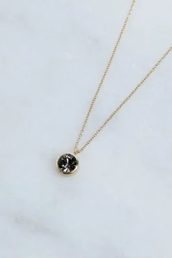 KarenMillen Pendentif solitaire en cristal européen serti à la main, plaqué or 14kt< Colliers