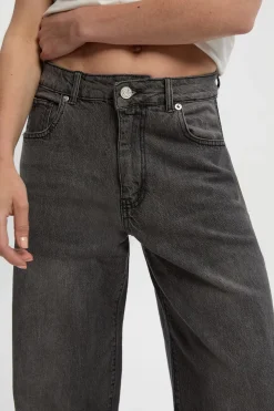 Petite Basic Jean à jambe large