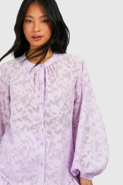 Petite chemise de plage en tissu transparent texturé