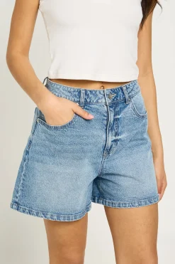 boohoo Petite Denim Mom Short<Femme Denim|Shorts