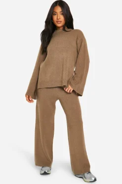 boohoo Petite - Ensemble en maille douce avec pull et pantalon flare<Femme Pulls Et Gilets|Toutes Les Mailles