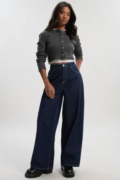 Petite Jean taille mi-haute coupe ample et jambes larges