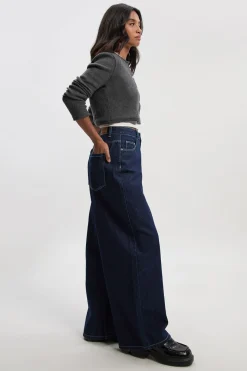 Petite Jean taille mi-haute coupe ample et jambes larges