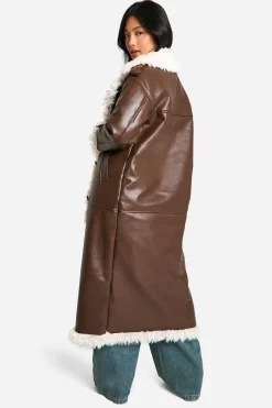 boohoo Petite Manteau Long en synthétique<Femme Looks Chocolat|Manteaux Et Vestes D’Automne