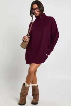 Petite mini robe en tricot brossé super doux à col roulé