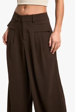 Petite Pantalon Fluide à Jambes Larges et Ceinture