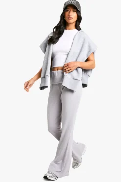 boohoo Petite Pantalon évasé en jersey côtelé doux à ceinture rabattable pour petites tailles<Femme Pantalons