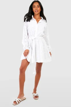 boohoo Petite robe chemise-skater brodée ceinturée<Femme Robes À Manches Longues|Robes