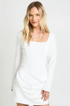 boohoo Petite Robe Courte Drapée En Satin À Manches Longues<Femme Robes Moulantes|Satin Et Dentelle