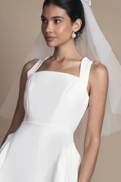 Petite Robe de Mariée Mini Structurée en Crêpe avec Nœud au Dos