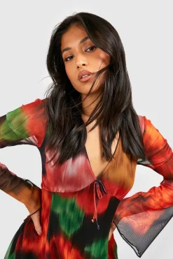 boohoo Petite Robe en Mesh à Imprimé Floral Flou et Manches Évasées<Femme Robes Patineuses|Robes À Manches Longues