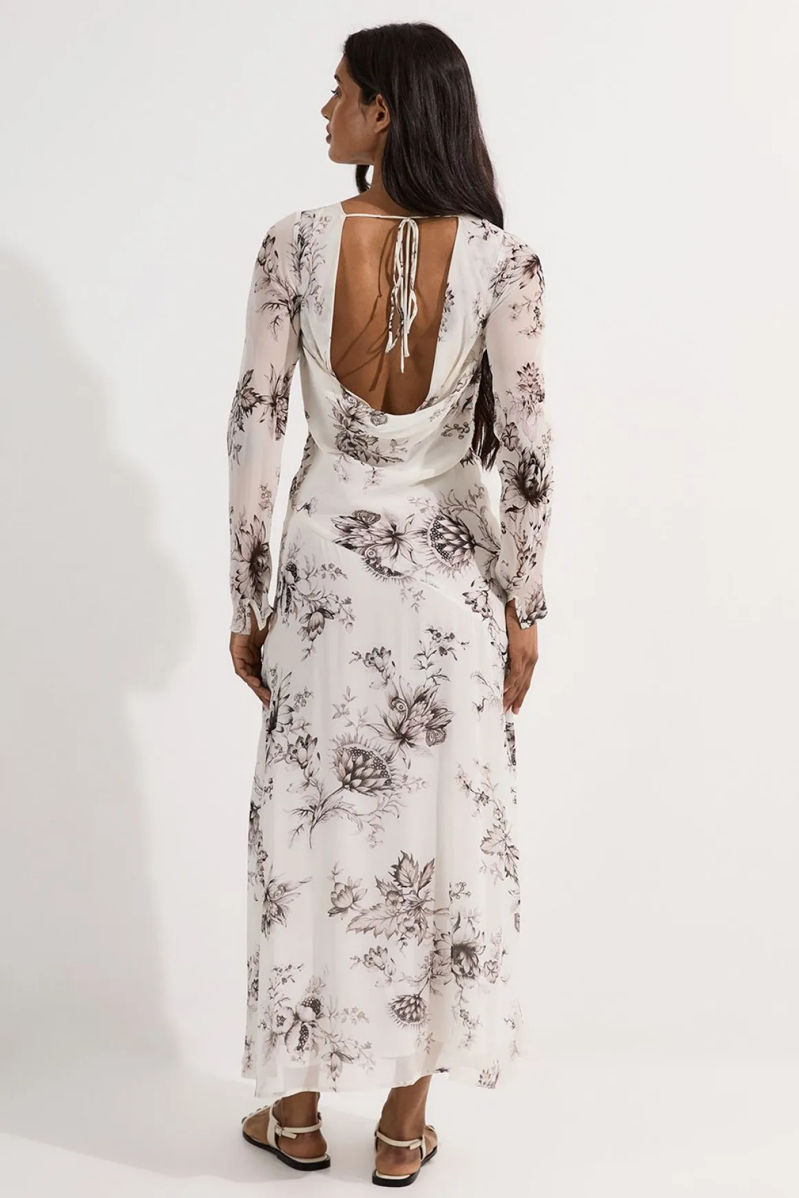 Petite robe en viscose et georgette transparente à imprimé floral esquissé, décolleté en V profond, tissée et à encolure halterneck