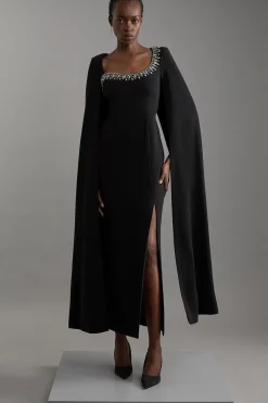 Petite robe maxi cape tissée en crêpe de viscose ornée de cristaux