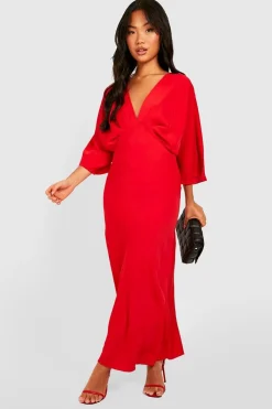 Petite robe maxi à coupe biaisée et manches d'ange