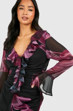 boohoo Petite robe midaxi tissée à imprimé floral sombre, volants et fronces<Femme Robes De Soirée|Toutes Les Robes