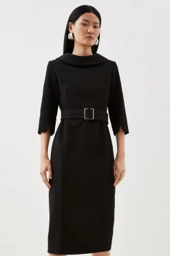 Petite Robe Midi Crêpe Structurée sur Mesure à Col Roulé et Coupe Évasée