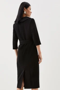 Petite Robe Midi Crêpe Structurée sur Mesure à Col Roulé et Coupe Évasée