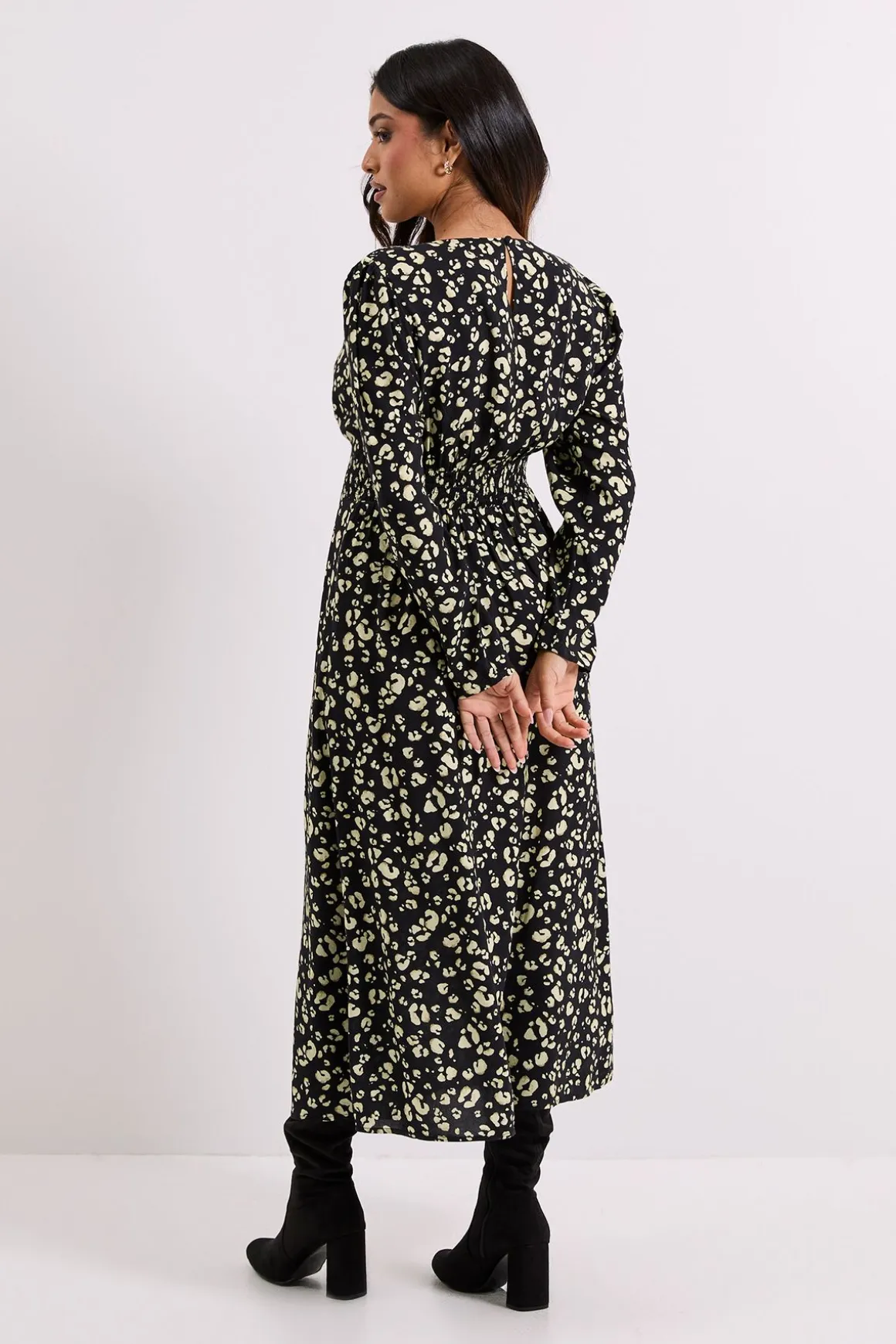 Petite Robe Midi Jaune à Imprimé Animal avec Taille Froncée et Détails Boutonnés